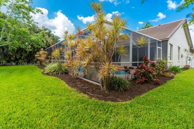 17921 NW 10th St, Pembroke Pines, FL 33029