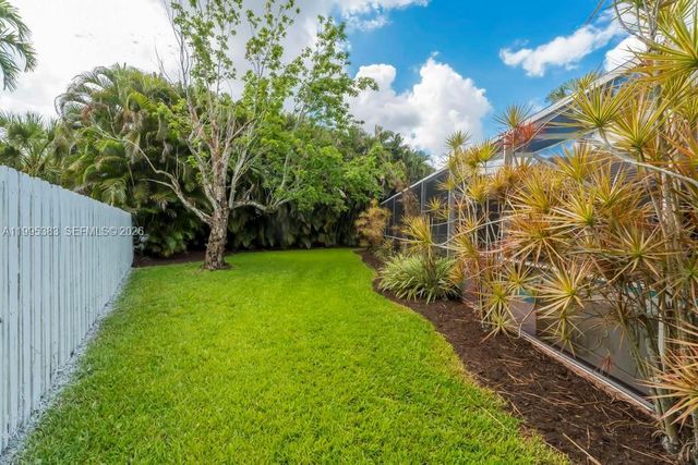 17921 NW 10th St, Pembroke Pines, FL 33029