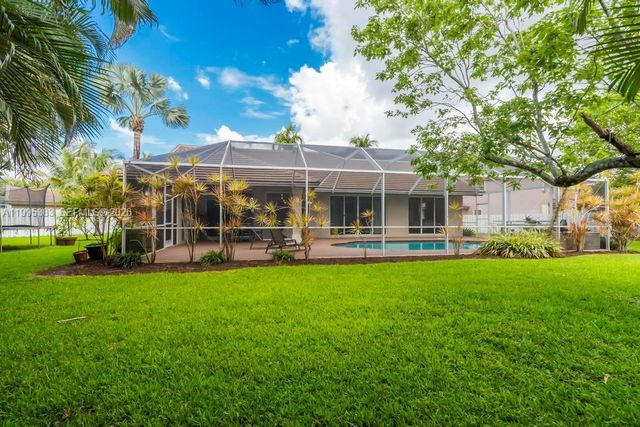 17921 NW 10th St, Pembroke Pines, FL 33029