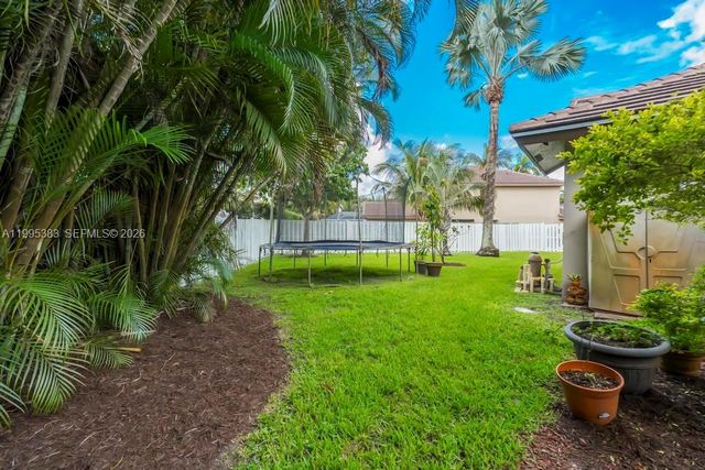 17921 NW 10th St, Pembroke Pines, FL 33029