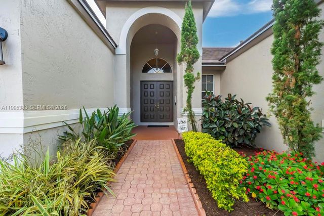 17921 NW 10th St, Pembroke Pines, FL 33029