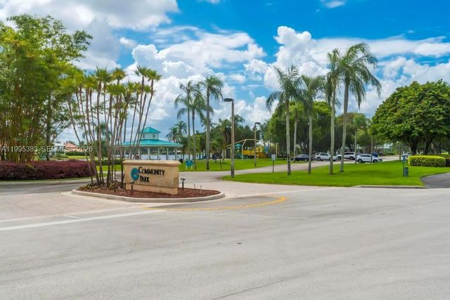 17921 NW 10th St, Pembroke Pines, FL 33029