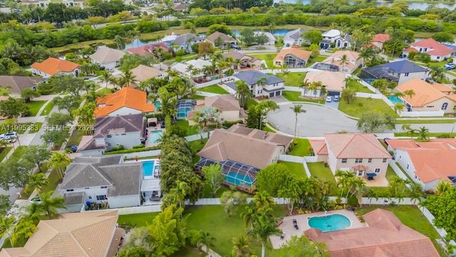 17921 NW 10th St, Pembroke Pines, FL 33029