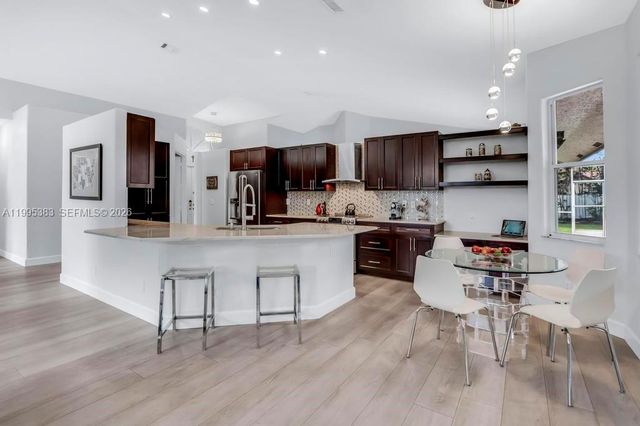 17921 NW 10th St, Pembroke Pines, FL 33029