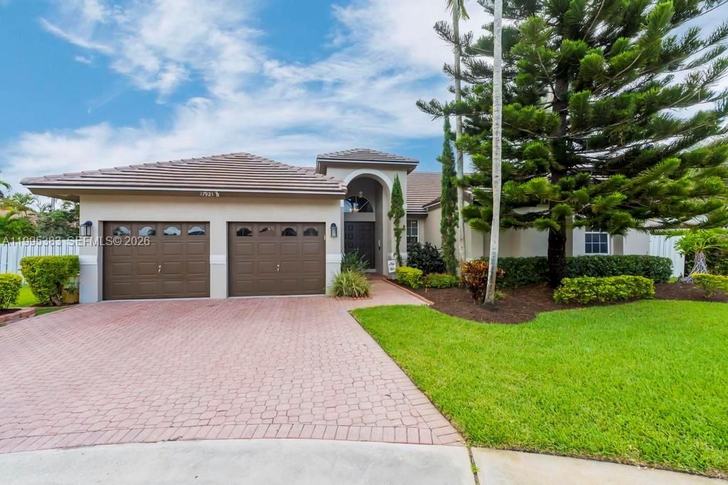 17921 NW 10th St, Pembroke Pines, FL 33029