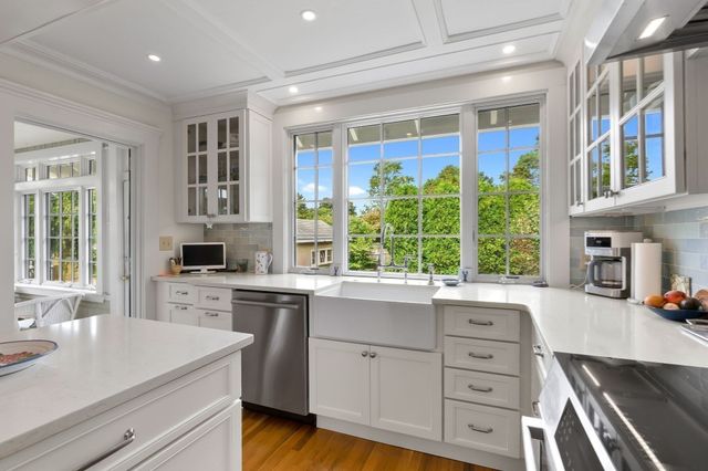 10 Giddings Avenue, Beverly, MA 01915