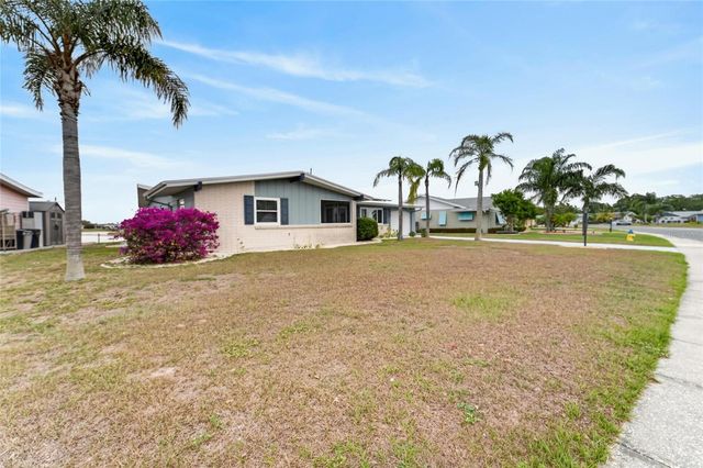 1201 FORDHAM DRIVE, Sun City Center, FL 33573