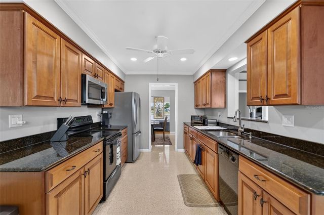 1201 FORDHAM DRIVE, Sun City Center, FL 33573
