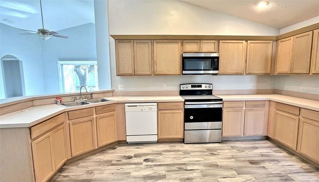 337 SILVER PALMS CIRCLE, Davenport, FL 33837