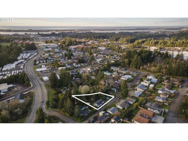 2665 35TH St, Coos Bay, OR 97420