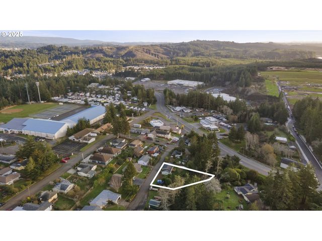 2665 35TH St, Coos Bay, OR 97420