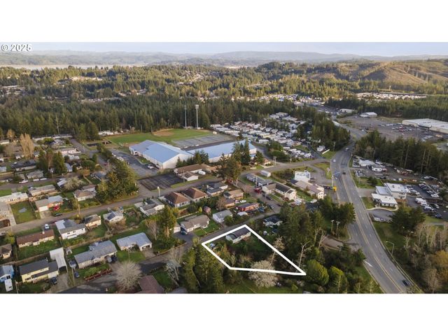 2665 35TH St, Coos Bay, OR 97420