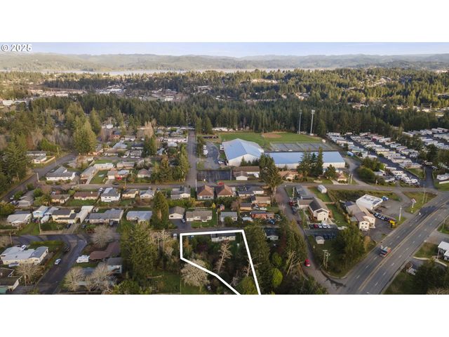 2665 35TH St, Coos Bay, OR 97420