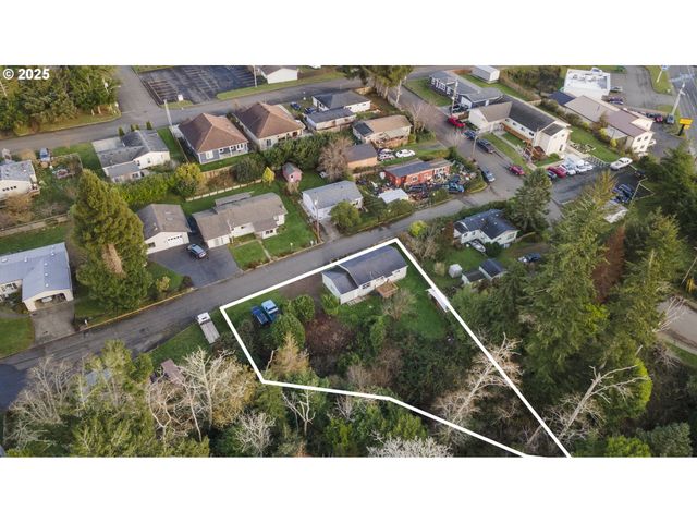 2665 35TH St, Coos Bay, OR 97420