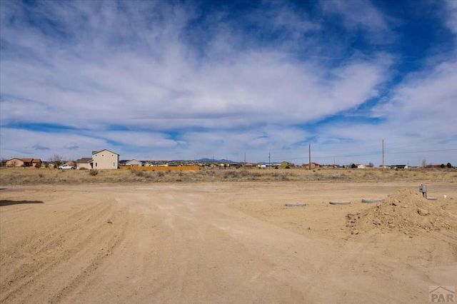 455 E Chadwick Dr, Pueblo West, CO 81007