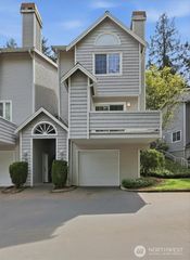 601 12th Avenue NW #D4, Issaquah, WA 98027