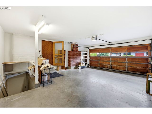 17913 Se MILL Ct, Portland, OR 97233