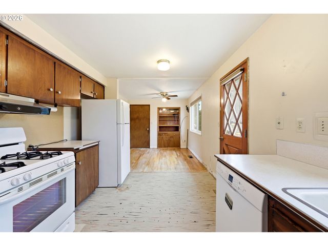 17913 Se MILL Ct, Portland, OR 97233