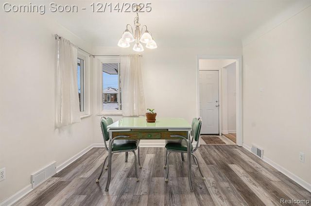 17409 Collinson Avenue, Eastpointe, MI 48021