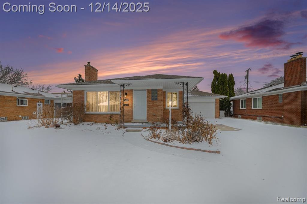 17409 Collinson Avenue, Eastpointe, MI 48021