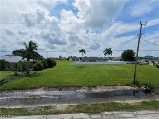 2528 NW 7th TER, Cape Coral, FL 33993