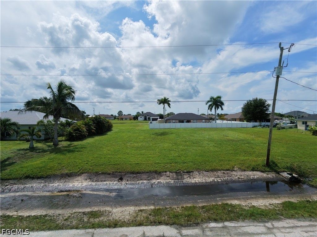 2528 NW 7th TER, Cape Coral, FL 33993