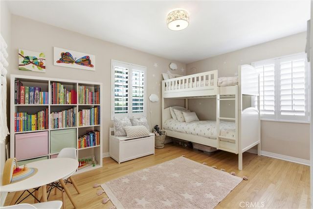 526 N Toluca Park Drive, Burbank, CA 91505