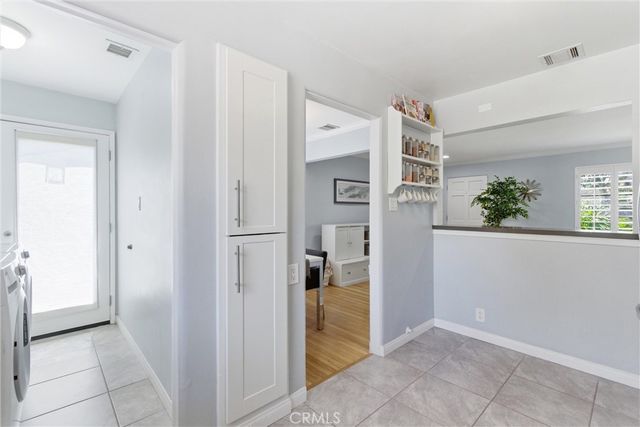 526 N Toluca Park Drive, Burbank, CA 91505