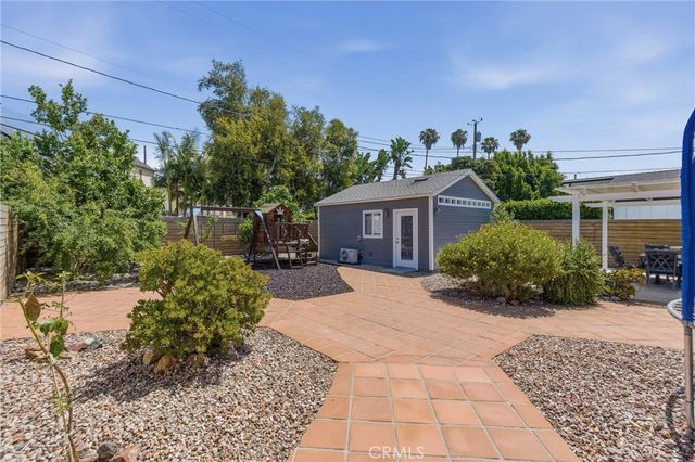 526 N Toluca Park Drive, Burbank, CA 91505