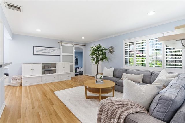 526 N Toluca Park Drive, Burbank, CA 91505