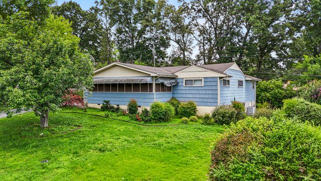 3841 Rollingwood Drive, Chattanooga, TN 37406