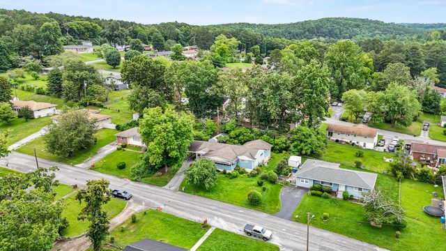 3841 Rollingwood Drive, Chattanooga, TN 37406