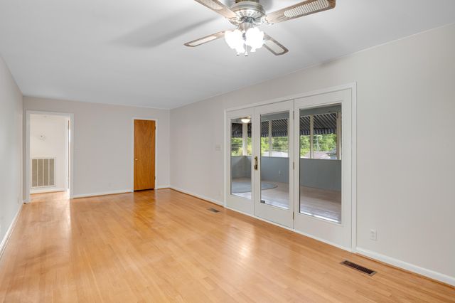 3841 Rollingwood Drive, Chattanooga, TN 37406