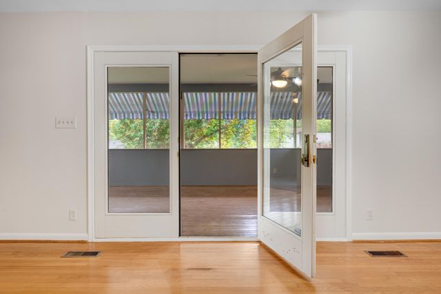 3841 Rollingwood Drive, Chattanooga, TN 37406