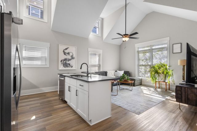 1372 Hicks Edgen Rd, Pleasant View, TN 37146