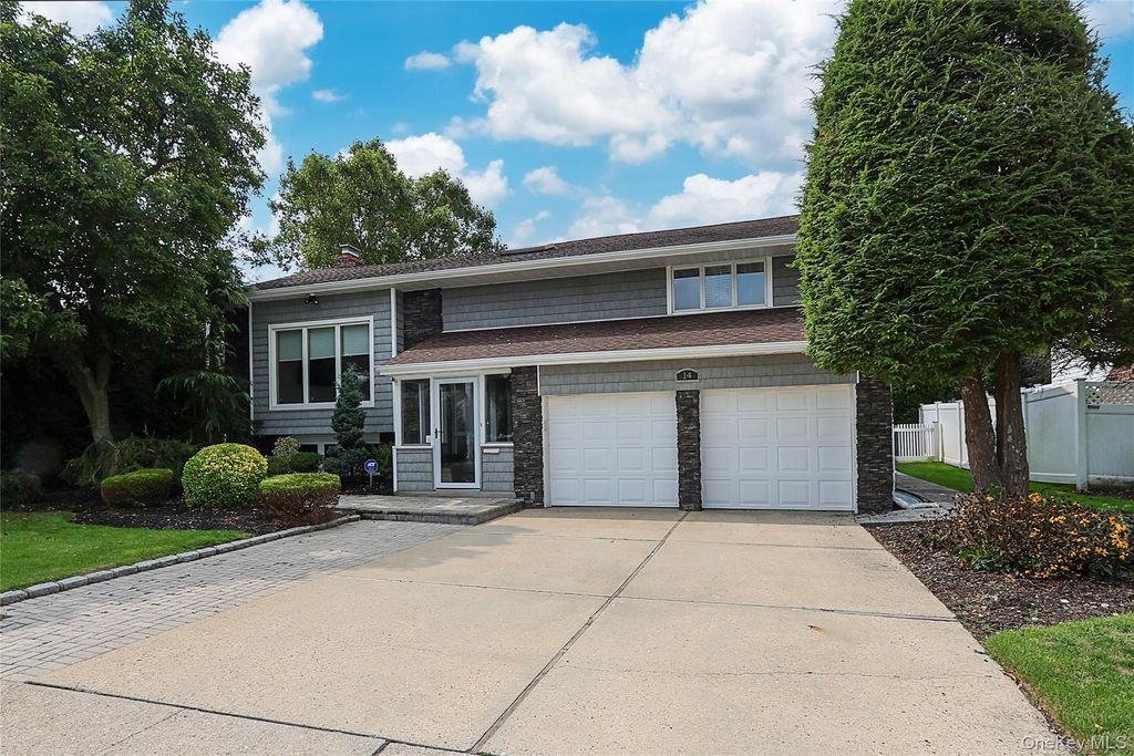 14 Glenn Drive, Woodbury, NY 11797
