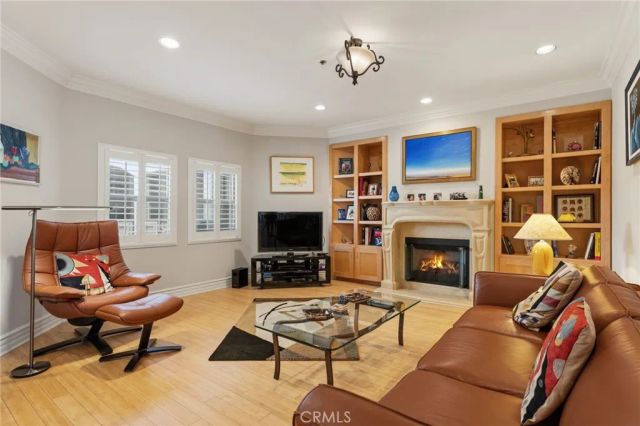 850 N Croft Avenue 306, West Hollywood, CA 90069