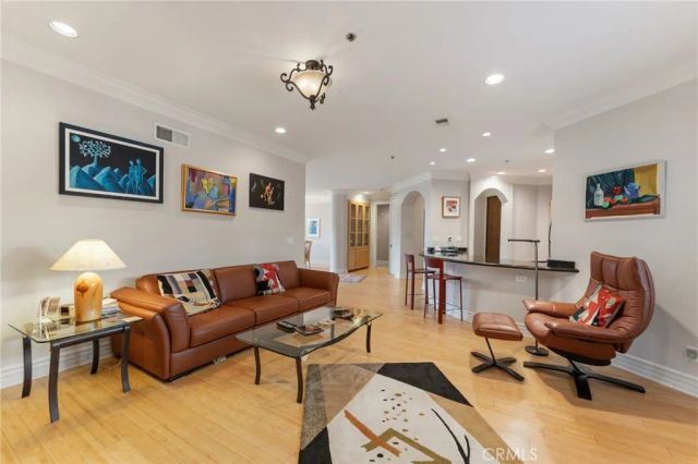 850 N Croft Avenue 306, West Hollywood, CA 90069