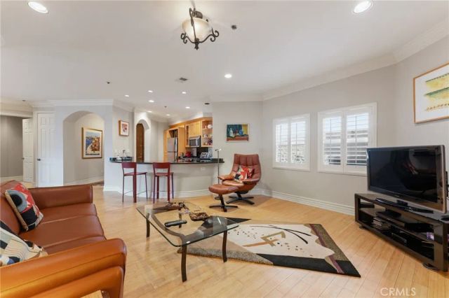 850 N Croft Avenue 306, West Hollywood, CA 90069