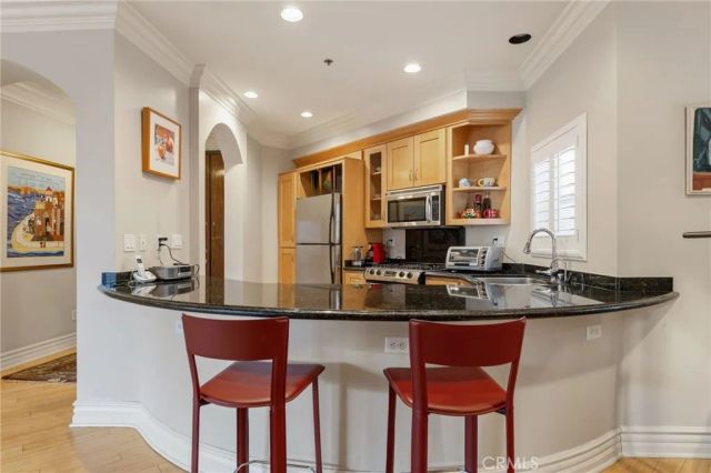 850 N Croft Avenue 306, West Hollywood, CA 90069