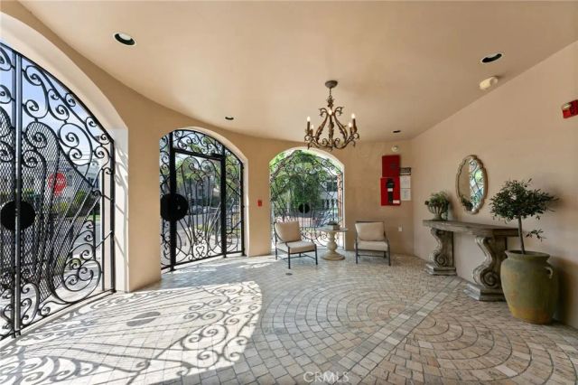 850 N Croft Avenue 306, West Hollywood, CA 90069