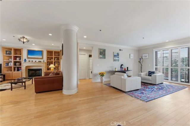 850 N Croft Avenue 306, West Hollywood, CA 90069