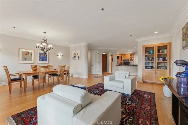 850 N Croft Avenue 306, West Hollywood, CA 90069