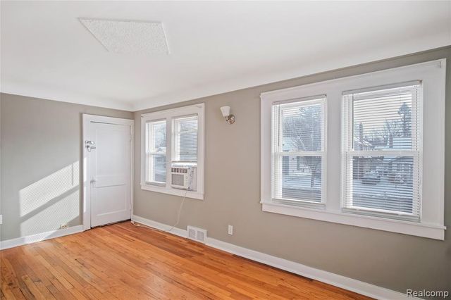 406 W 12 Mile, Royal Oak, MI 48073