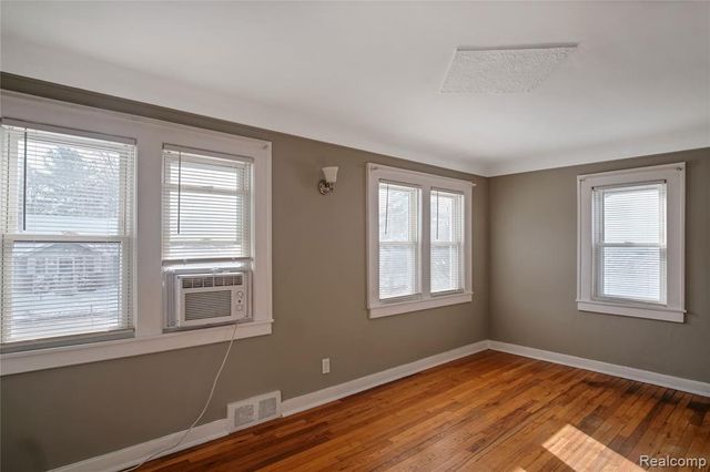 406 W 12 Mile, Royal Oak, MI 48073