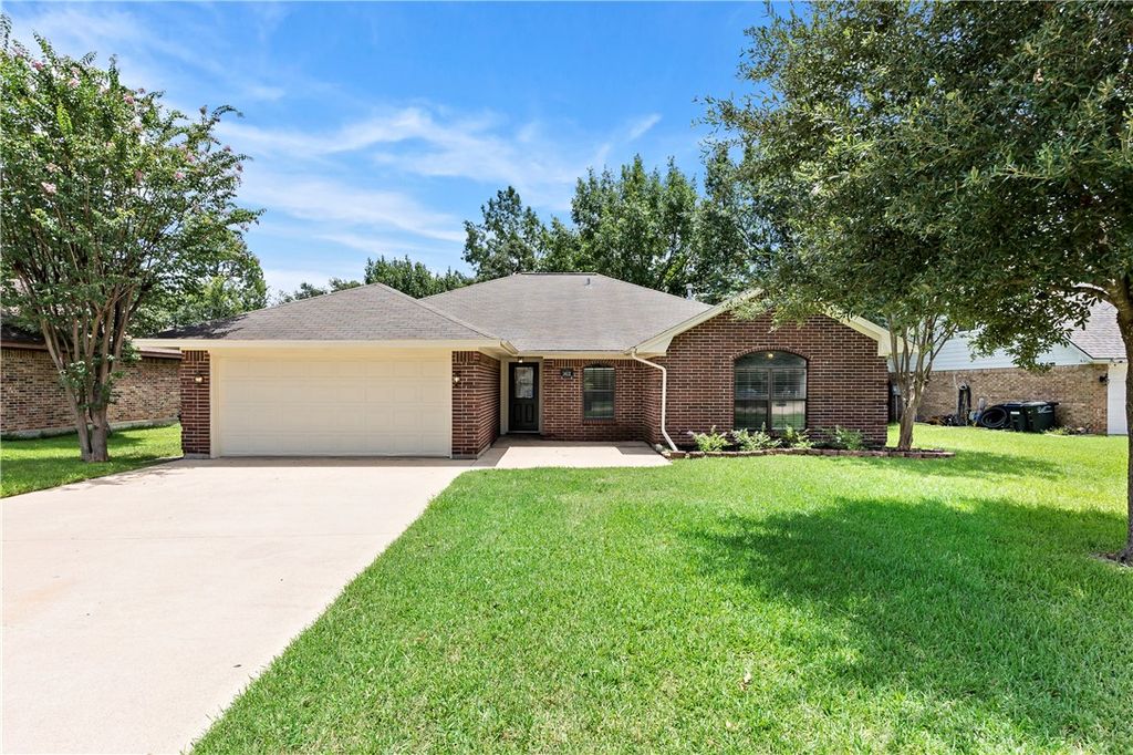 1412 Richland Court S, College Station, TX 77845
