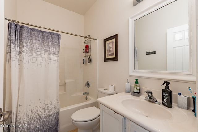 7 W Calle Tierra Serena, Sahuarita, AZ 85629