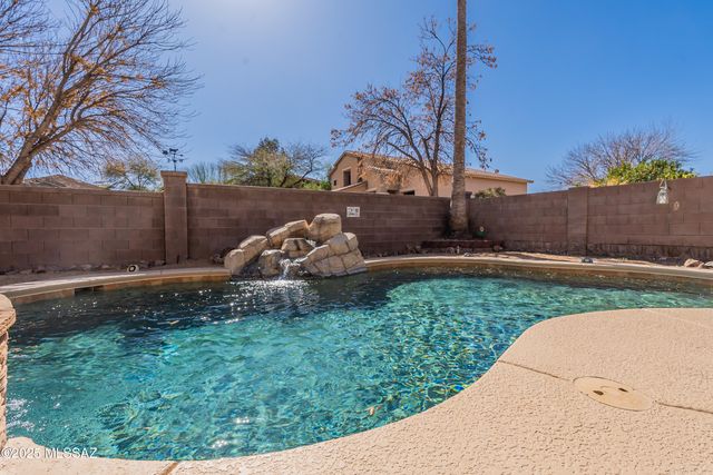 7 W Calle Tierra Serena, Sahuarita, AZ 85629