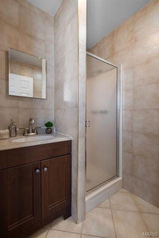 9311 Kenneth Place, St Louis, MO 63132