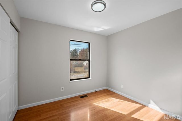 9311 Kenneth Place, St Louis, MO 63132